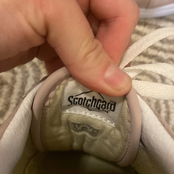 Vans - Picture 6 of 7